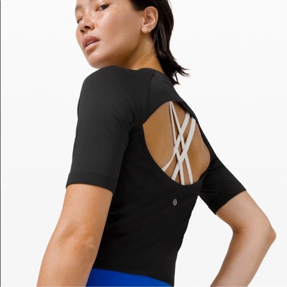 Lululemon Swiftly Train Tee Size 14